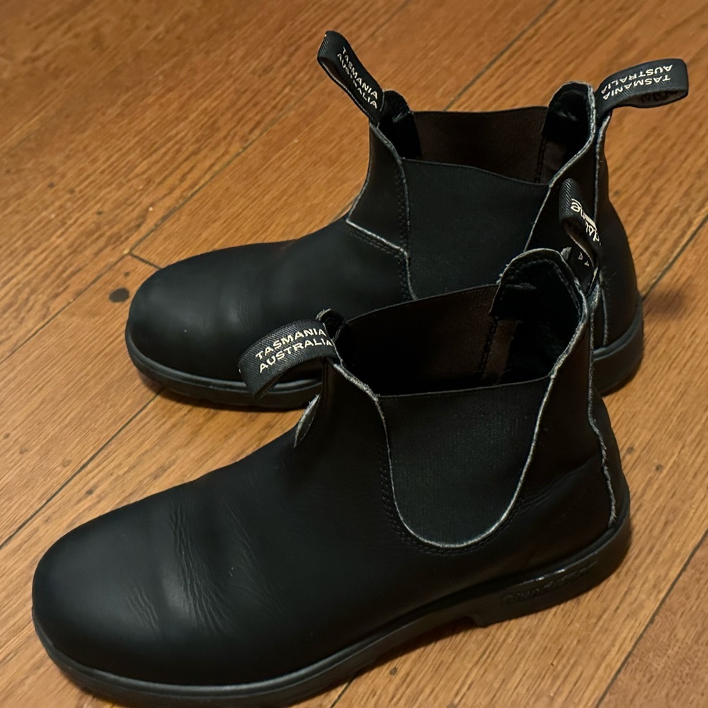 Blundstone black chelsea boots, AU 8, Men’s 9, Women’s 11, EUC
